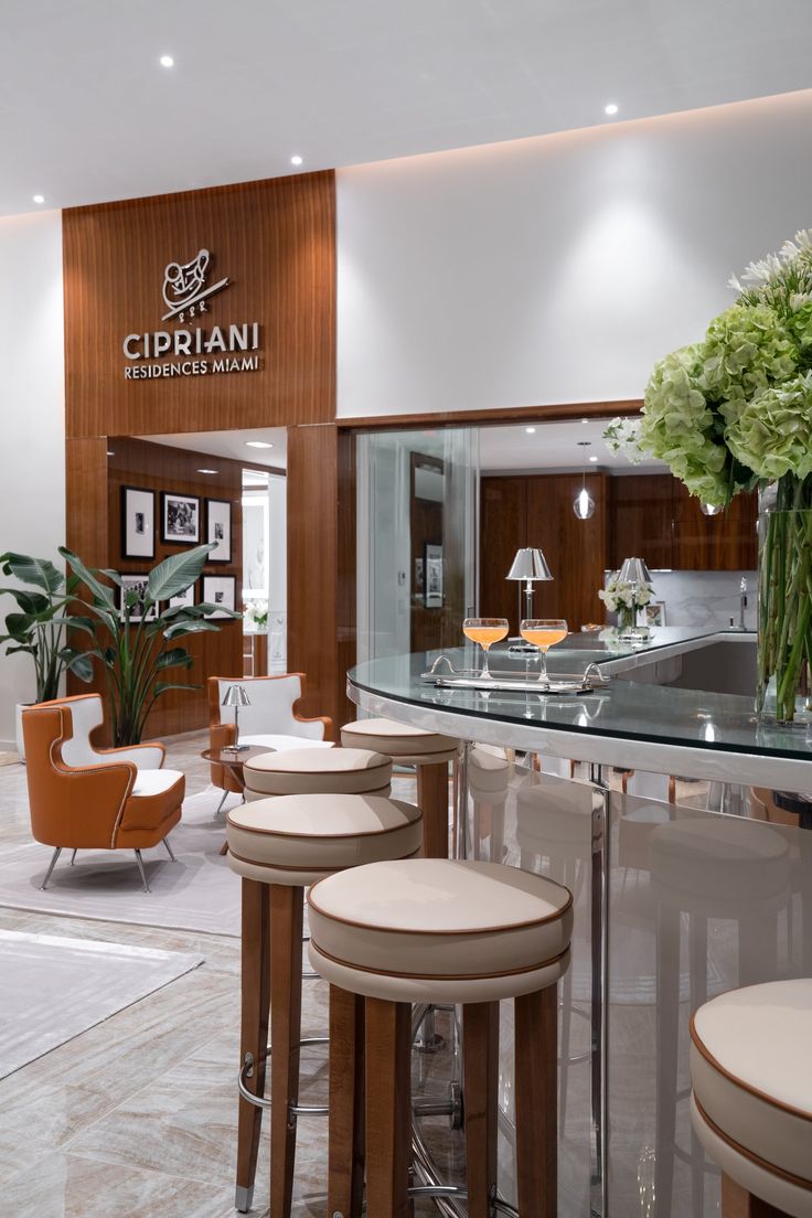 Cipriani Grand Bar Lounge
